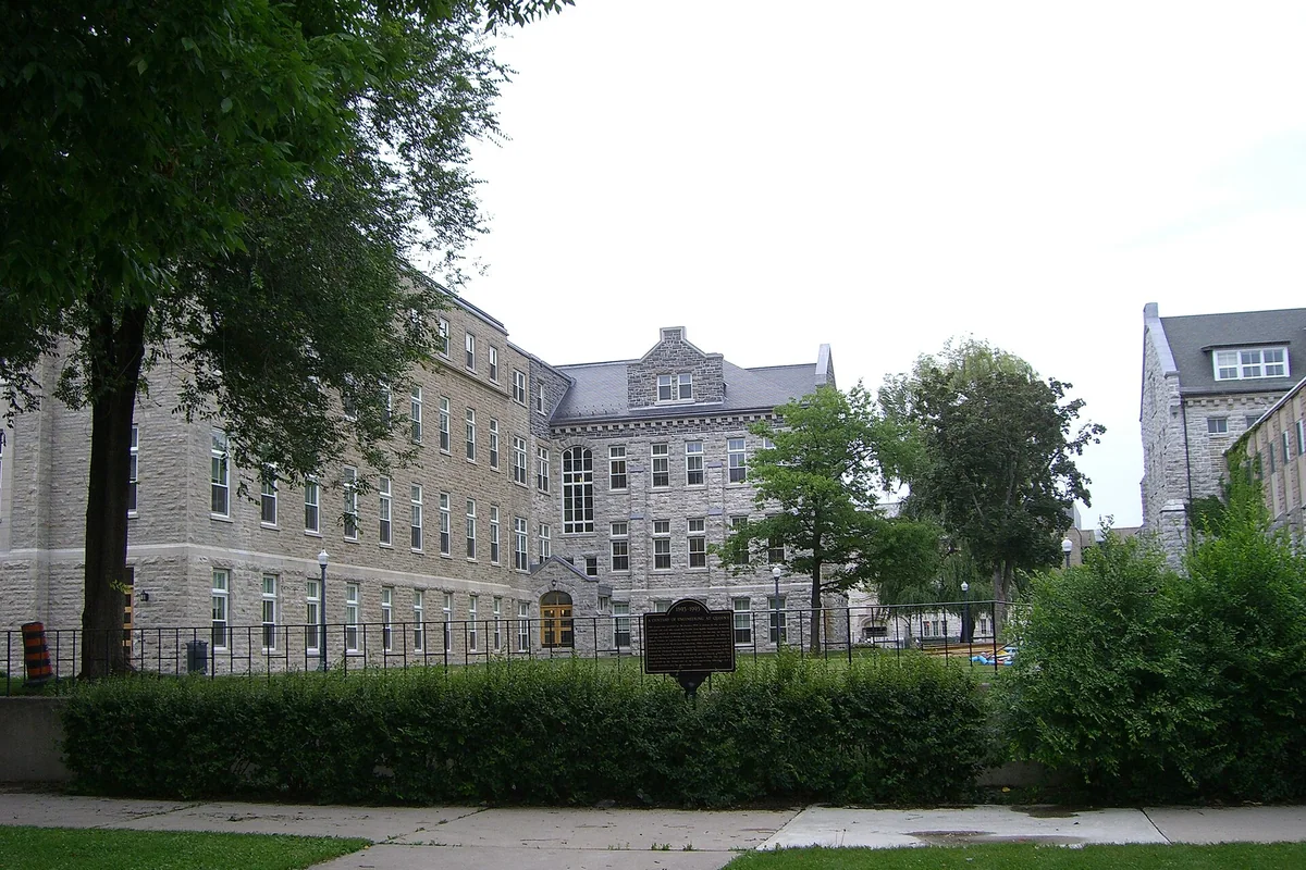 Queen's University